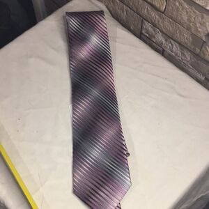Van-Heusen Tie